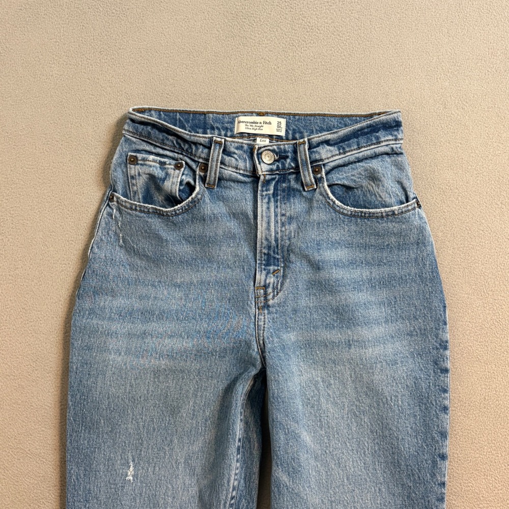 Abercrombie & Fitch Curve Love 90s Straight Ultra High Rise Jeans 25/0XS Light - Picture 3 of 9